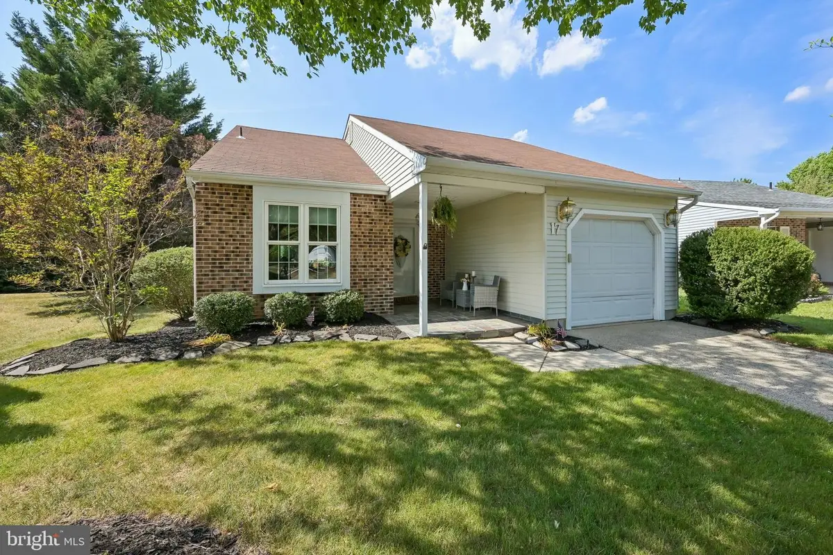 17 Newtown Ct, Mount Laurel, NJ 08054 - #1