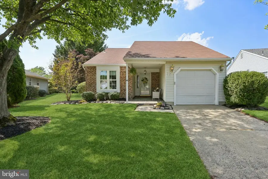 17 Newtown Ct, Mount Laurel, NJ 08054 - #2