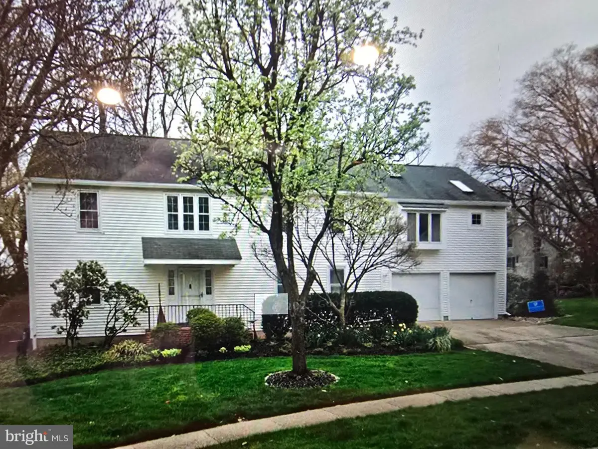 12 Circle Dr, Moorestown, NJ 08057 - #1