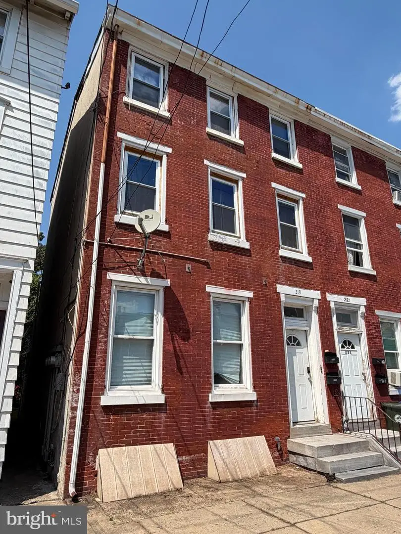 219 E Broad St, Burlington, NJ 08016 - #2