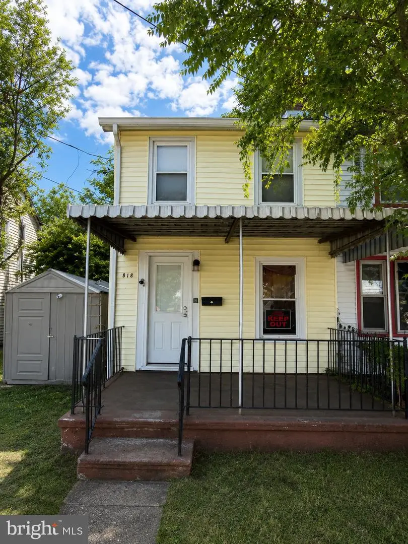 818 W 2nd St, Florence, NJ 08518 - #1