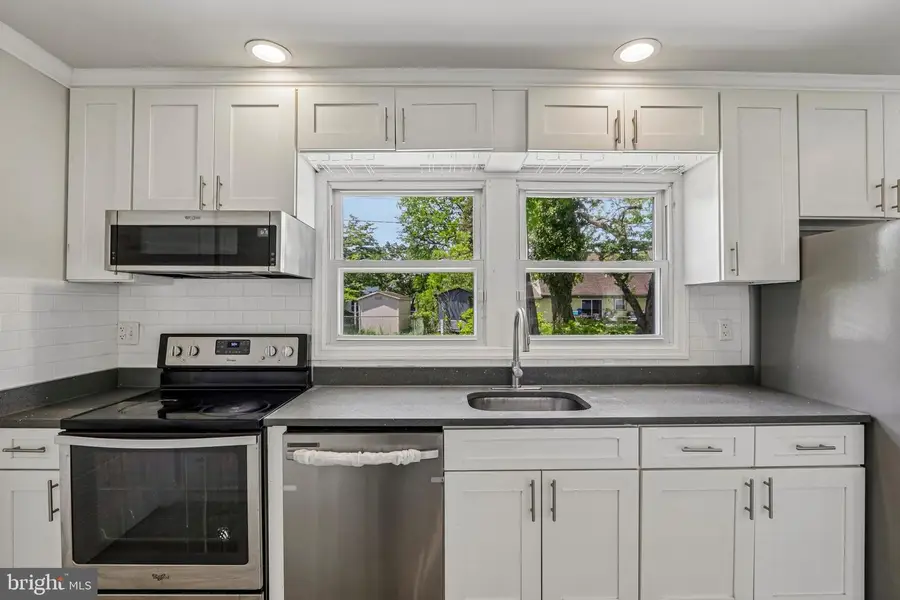 6 Newport Ln, Willingboro, NJ 08046 - #2