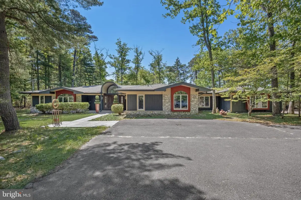 1 Braddocks Mill Ct, Medford, NJ 08055 - #1
