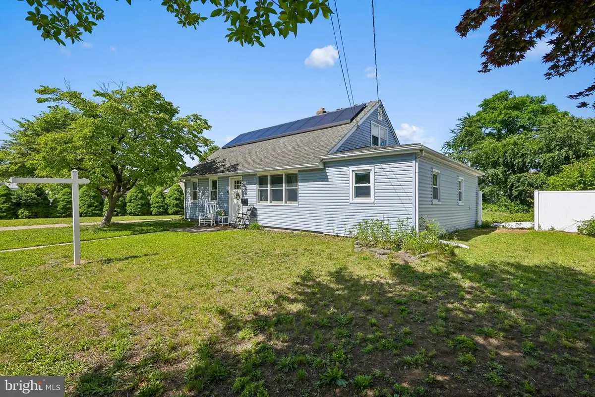 428 Flanders Rd, Burlington, NJ 08016 - #1