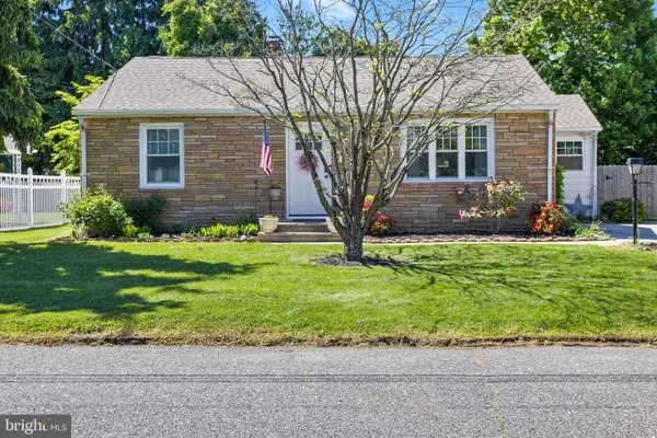 6 Linden Ave, BORDENTOWN, NJ 08505