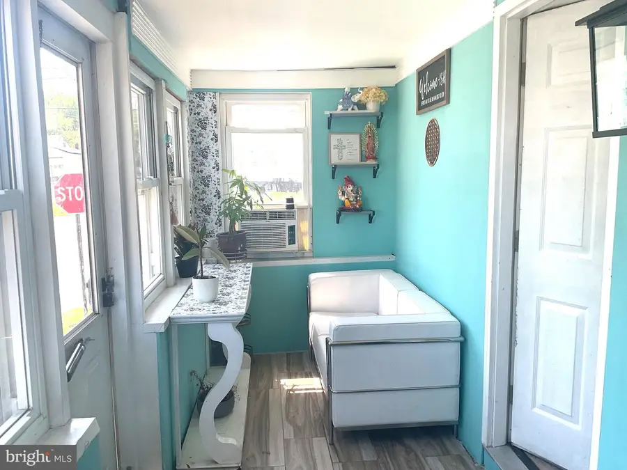 916 Walnut St, Burlington, NJ 08016 - #3