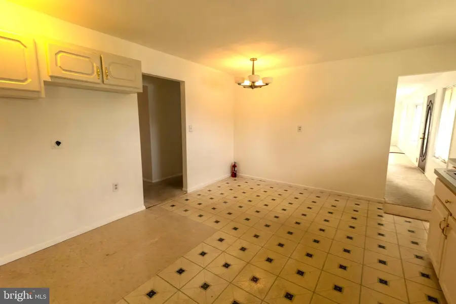 7 Lansdowne Rd, Burlington, NJ 08016 - #2