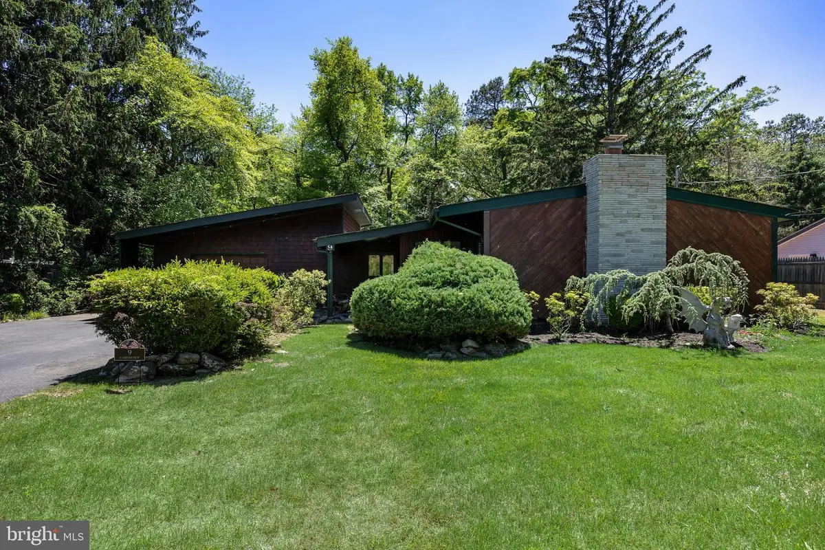 9 S Lakeside Dr W, Medford, NJ 08055 - #1