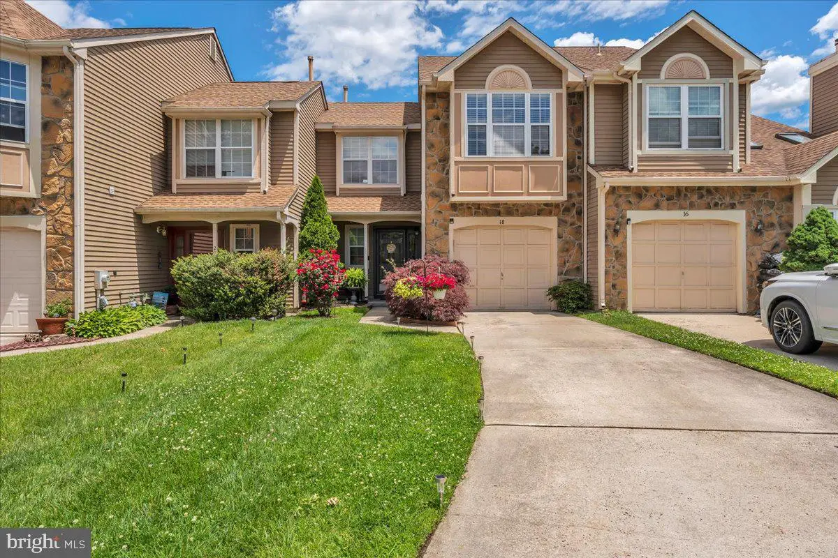 18 Kenton Pl, Mount Laurel, NJ 08054 - #1