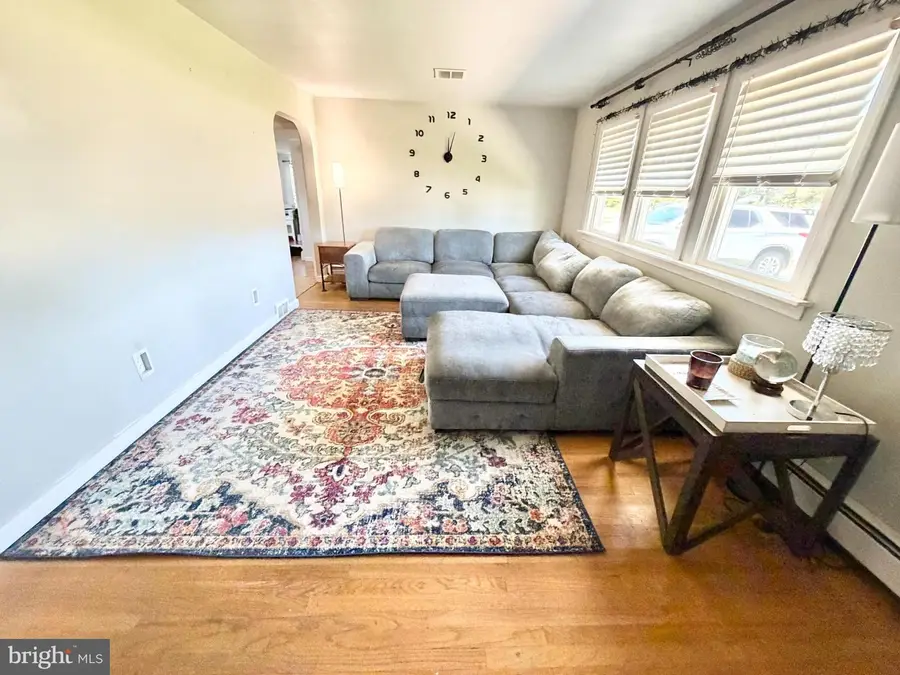 728 Walnut St, Florence, NJ 08518 - #3