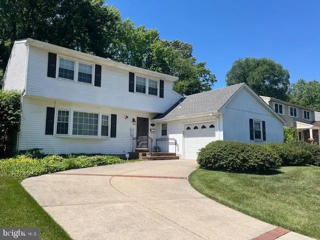528 S Brentwood Dr, Mount Laurel, NJ 08054 - #1