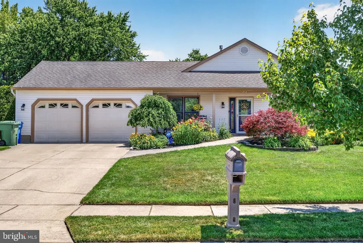 202 Wellington Dr, Marlton, NJ 08053 - #1