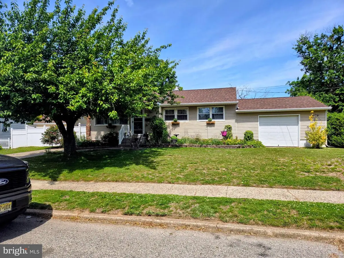 410 Larchmont Dr, Delanco, NJ 08075 - #1