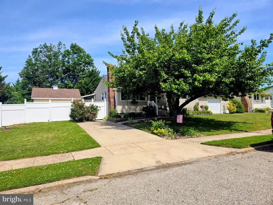 410 Larchmont Dr, Delanco, NJ 08075 - #2