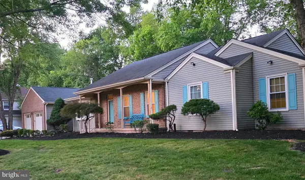 28 Hopemont Dr, MOUNT LAUREL, NJ 08054
