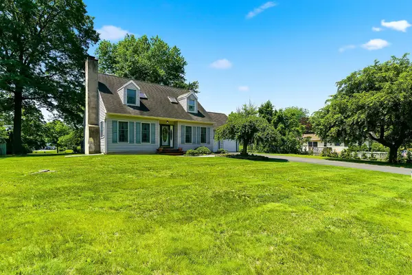 8 Edwards Dr, WRIGHTSTOWN, NJ 08562
