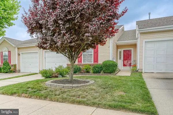17 Clifford Dr, MOUNT LAUREL, NJ 08054