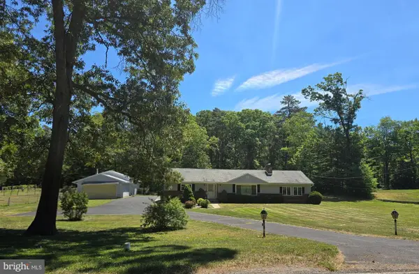 319 Birmingham Rd, PEMBERTON, NJ 08068