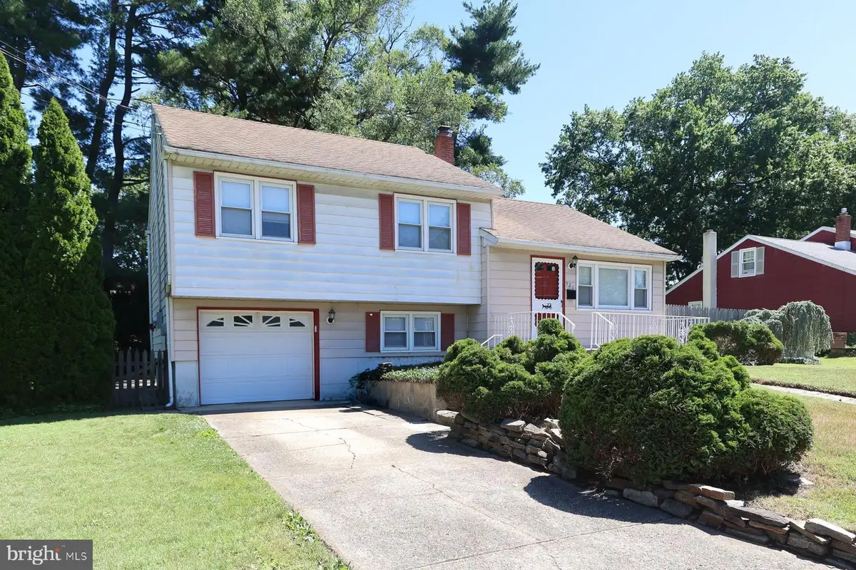 521 Smith Ln, Mount Holly, NJ 08060 - #1