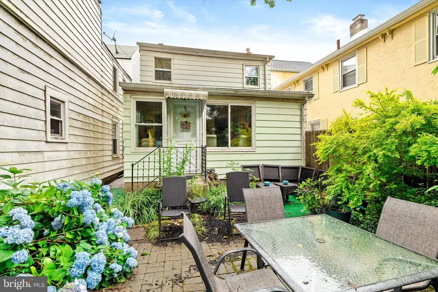 18 Miles Ave, Bordentown, NJ 08505 - #2