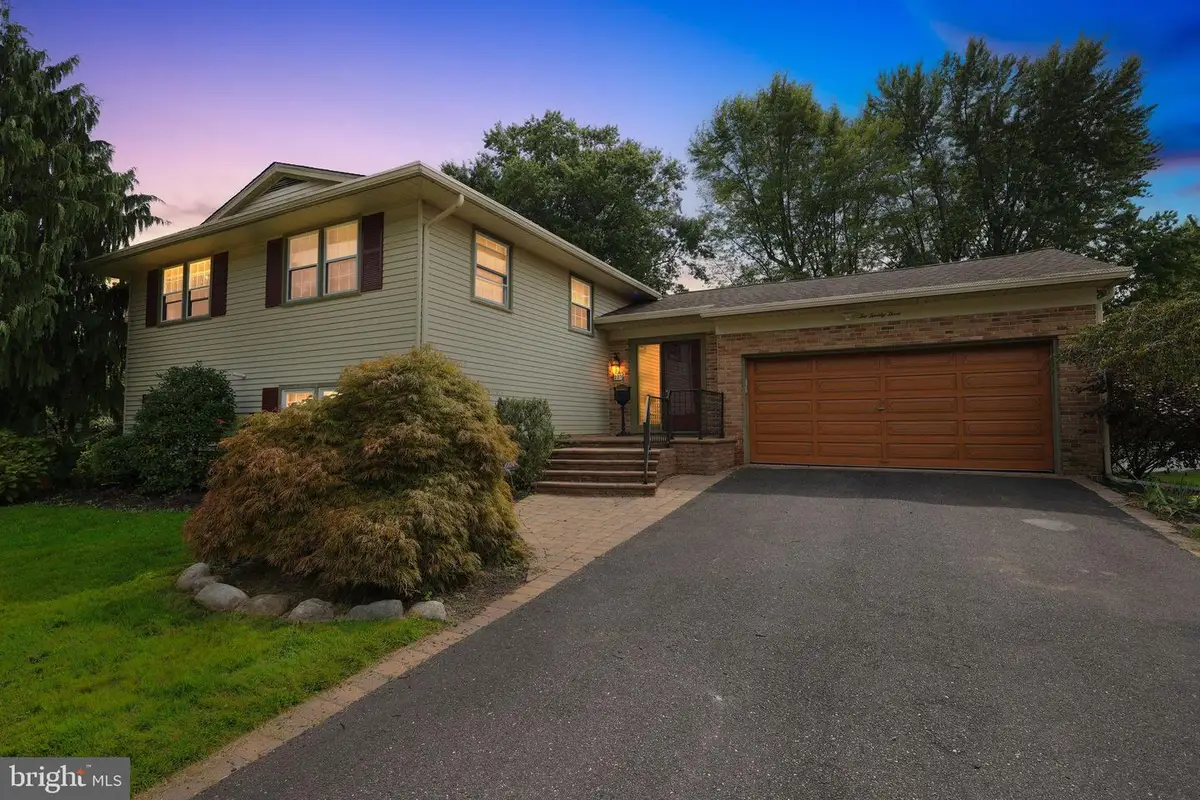 223 St David Dr, Mount Laurel, NJ 08054 - #1