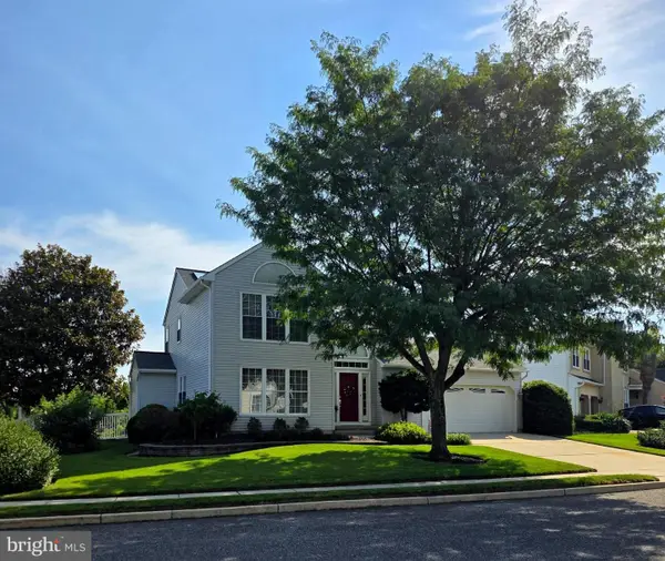 64 Jennifer Ln, BURLINGTON, NJ 08016