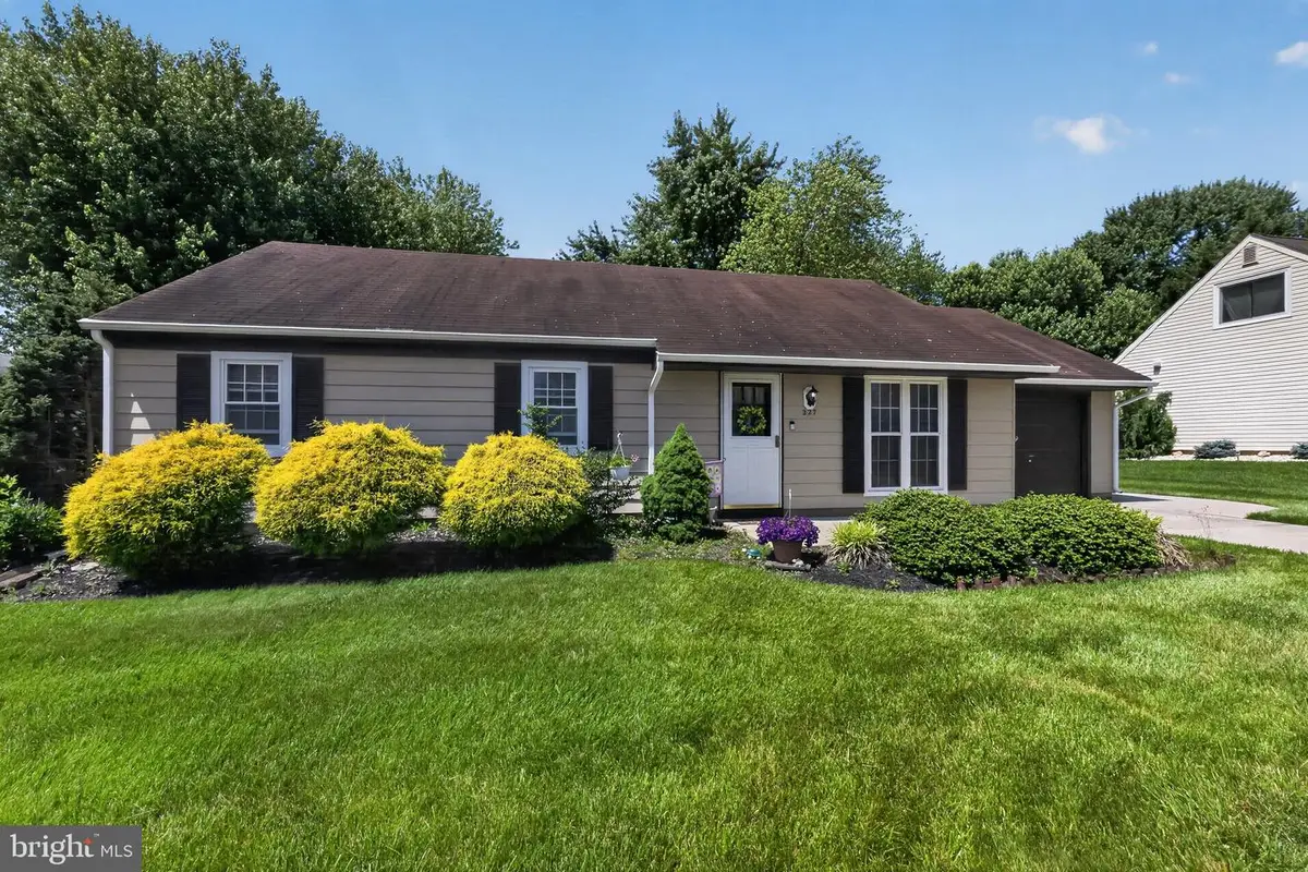 227 Tenby Chase Dr, Delran, NJ 08075 - #1