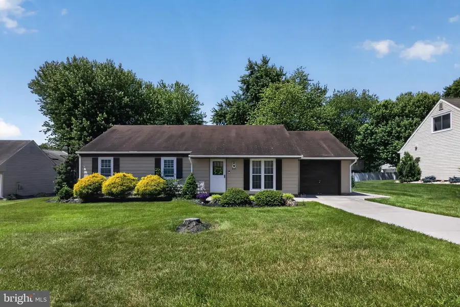 227 Tenby Chase Dr, Delran, NJ 08075 - #3