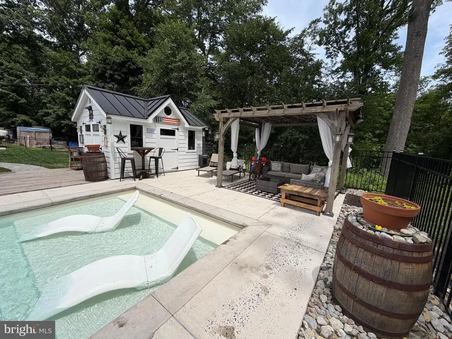 24 Saint John St, Pemberton, NJ 08068 - #3