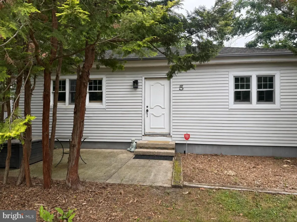 5 Woodland Ave, Medford, NJ 08055 - #1
