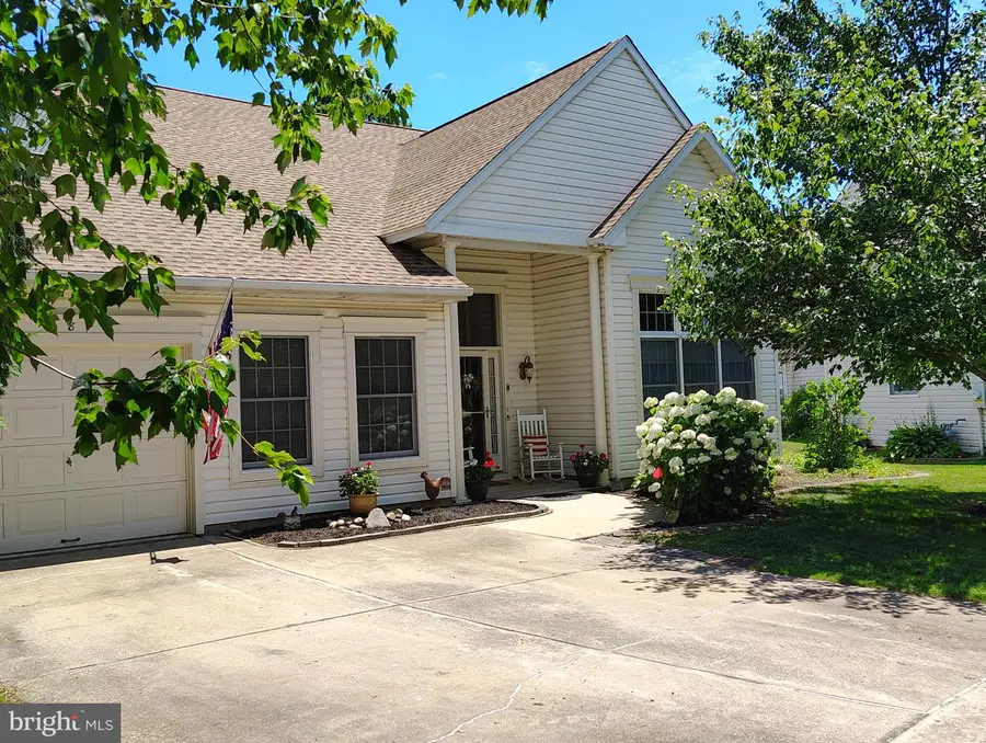 8 Parkview Cir, Columbus, NJ 08022 - #2