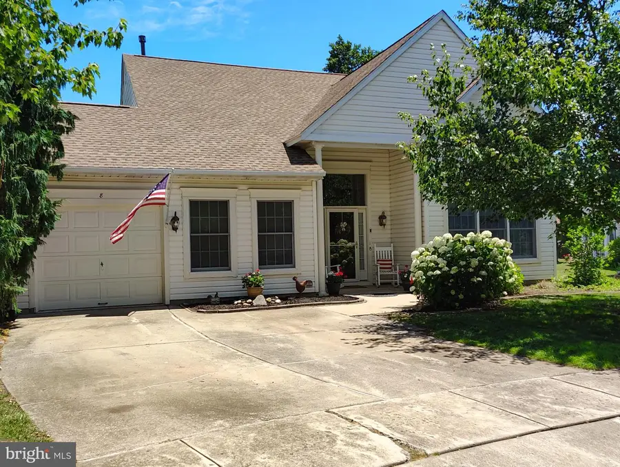 8 Parkview Cir, Columbus, NJ 08022 - #3