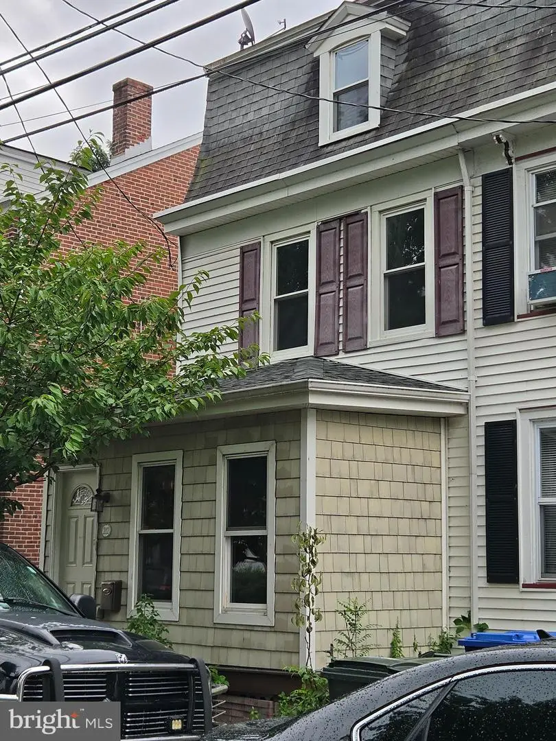 212 W Pearl St, Burlington, NJ 08016 - #3