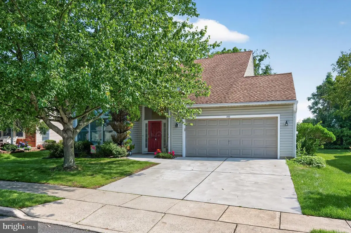 232 Wagon Wheel Ln, Columbus, NJ 08022 - #1