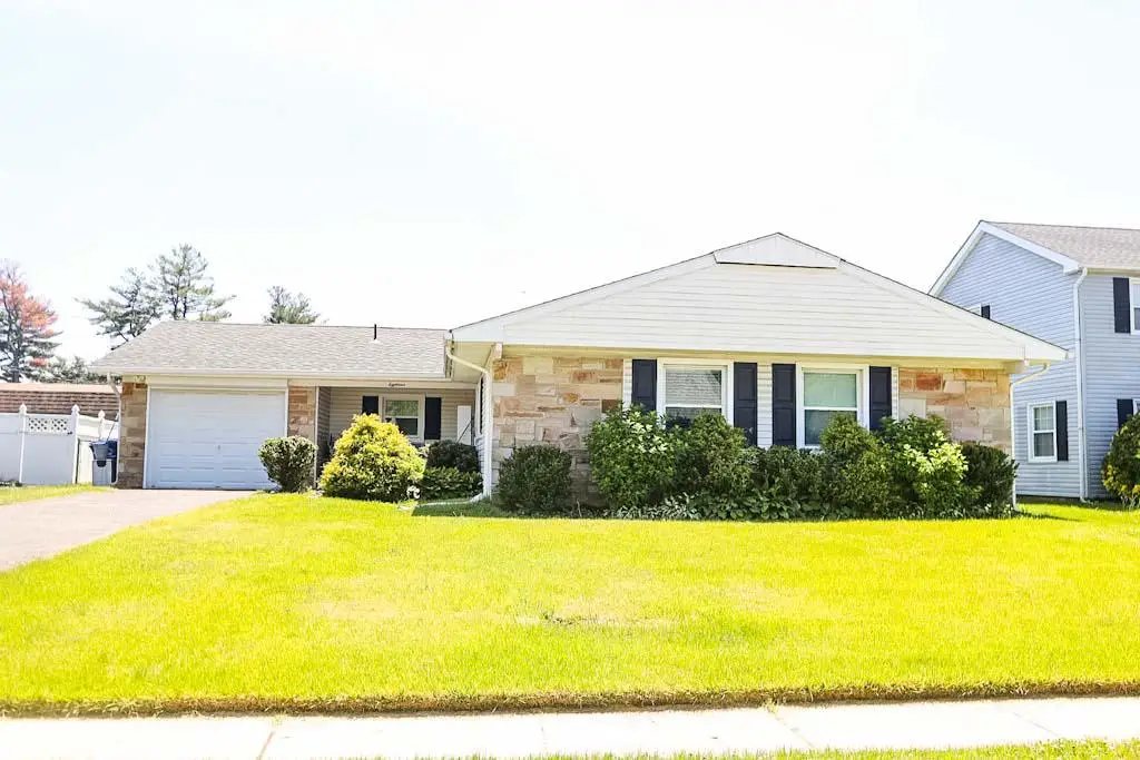 18 Holton Ln, Willingboro, NJ 08046 - #1