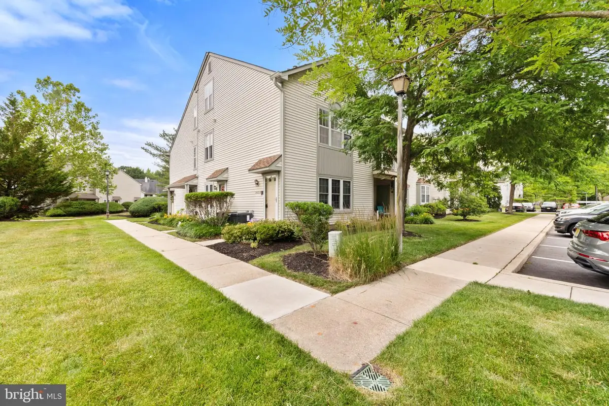 2402-b Shurlock Ct, Mount Laurel, NJ 08054 - #1