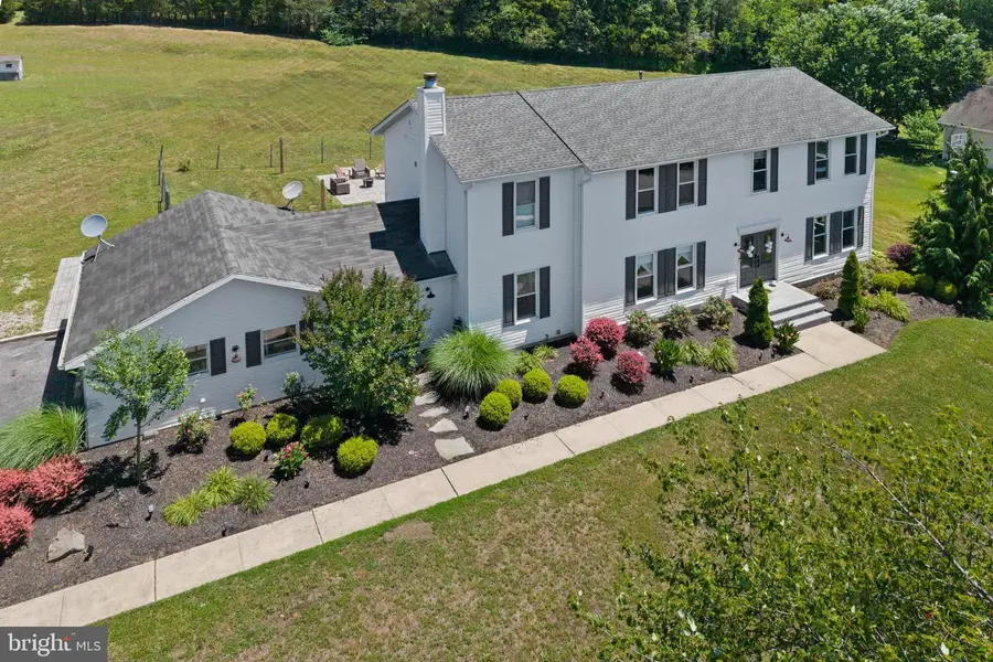 192 Yorkshire Ter, Wrightstown, NJ 08562 - #3