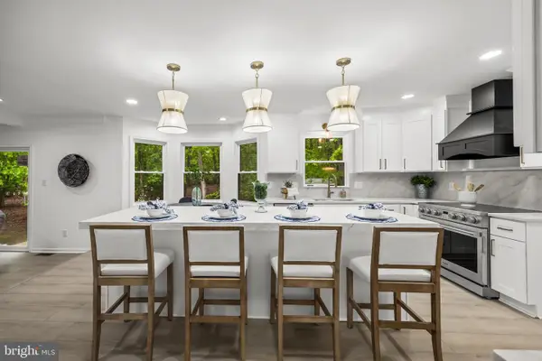 1 Dickson Dr, MEDFORD, NJ 08055