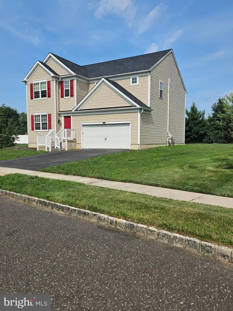 323 Pigott Dr, Florence, NJ 08518 - #1