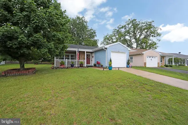 12 Farrington Ct, SOUTHAMPTON, NJ 08088