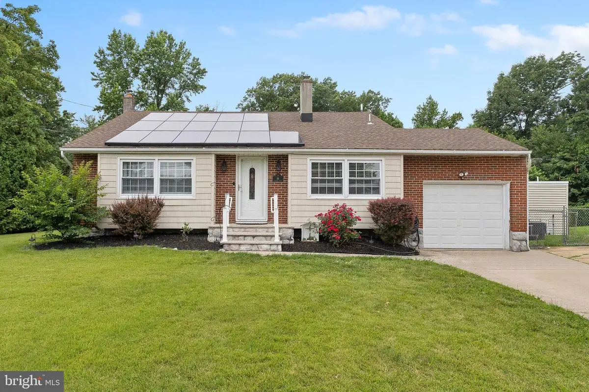 16 Landon Dr, Bordentown, NJ 08505 - #1