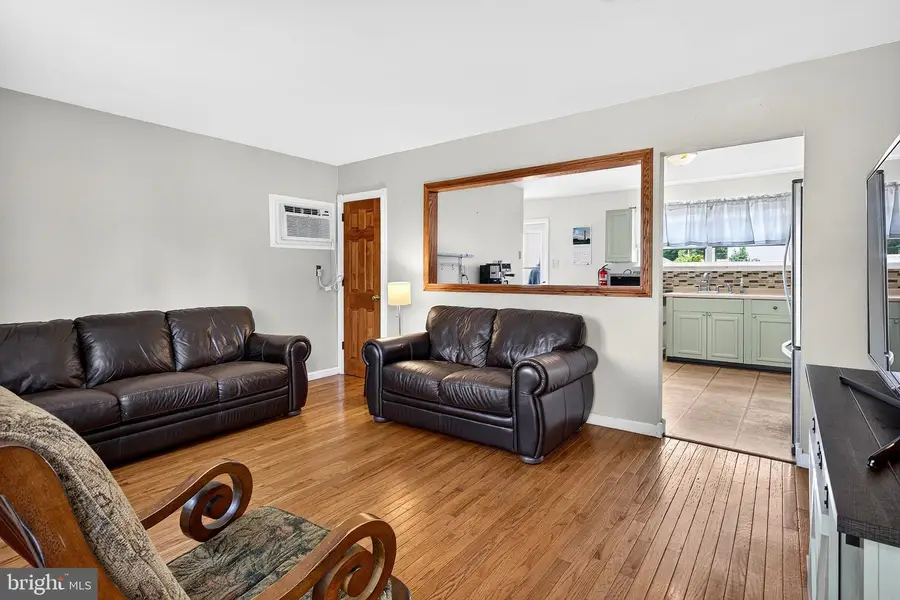 207 S Garden Blvd, Edgewater Park, NJ 08010 - #3