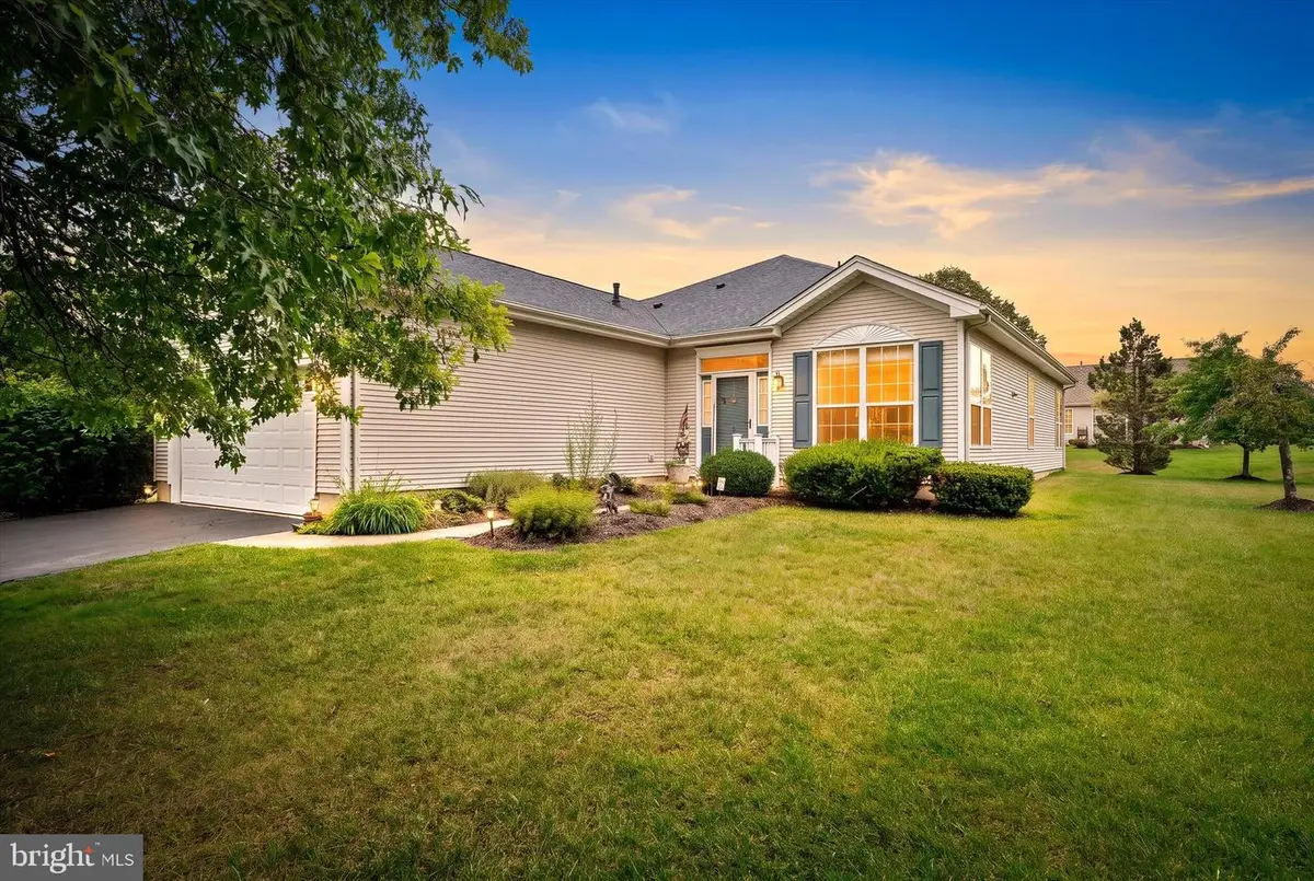 5 Ellington Dr, Columbus, NJ 08022 - #1