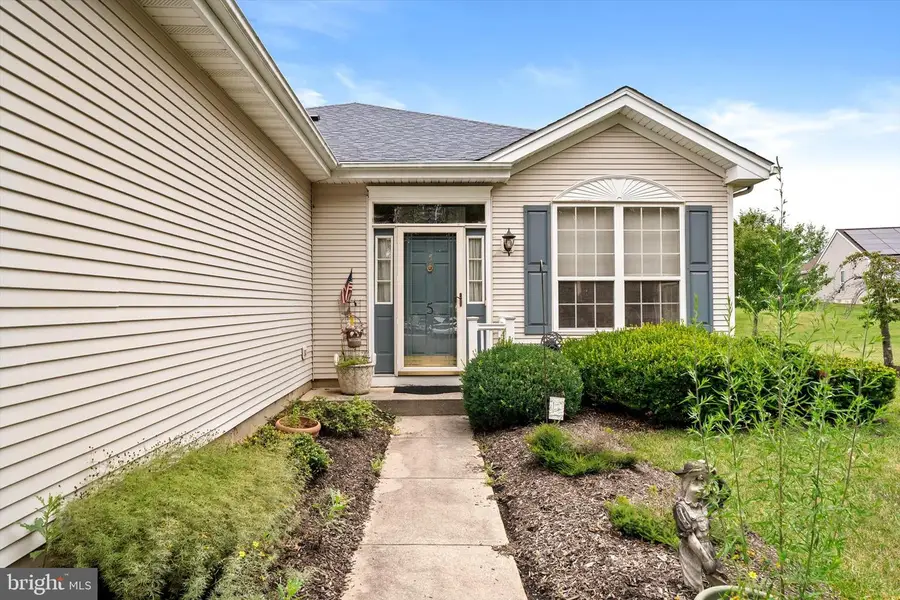 5 Ellington Dr, Columbus, NJ 08022 - #2