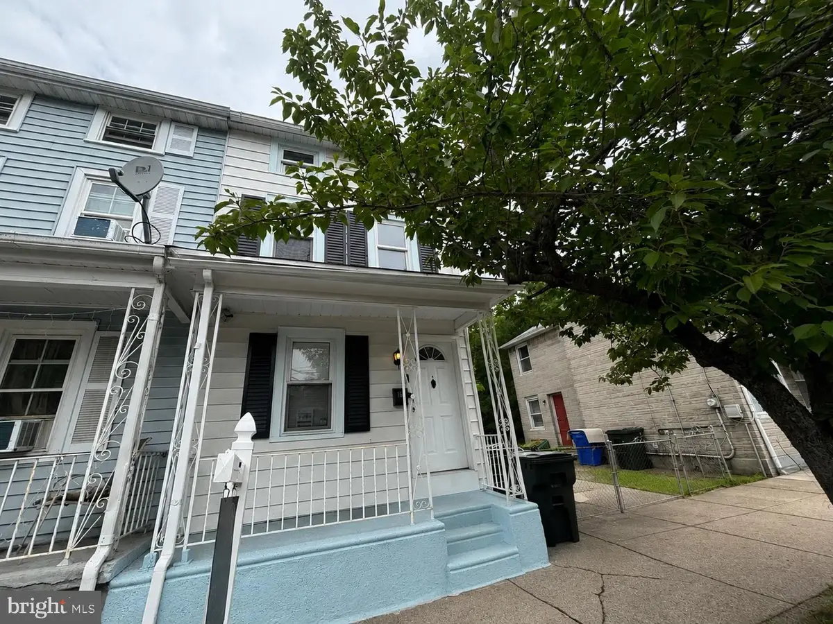 16 E Federal St, Burlington, NJ 08016 - #1