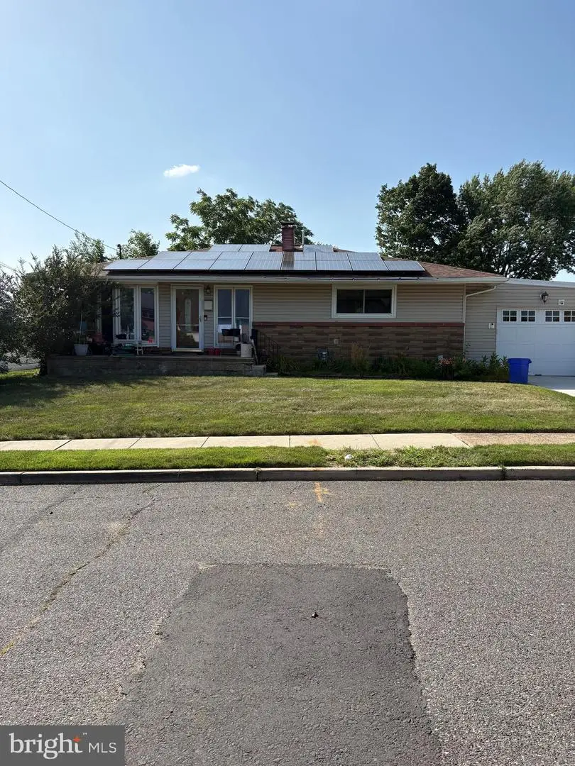 13 Lamont Rd, Burlington, NJ 08016 - #1