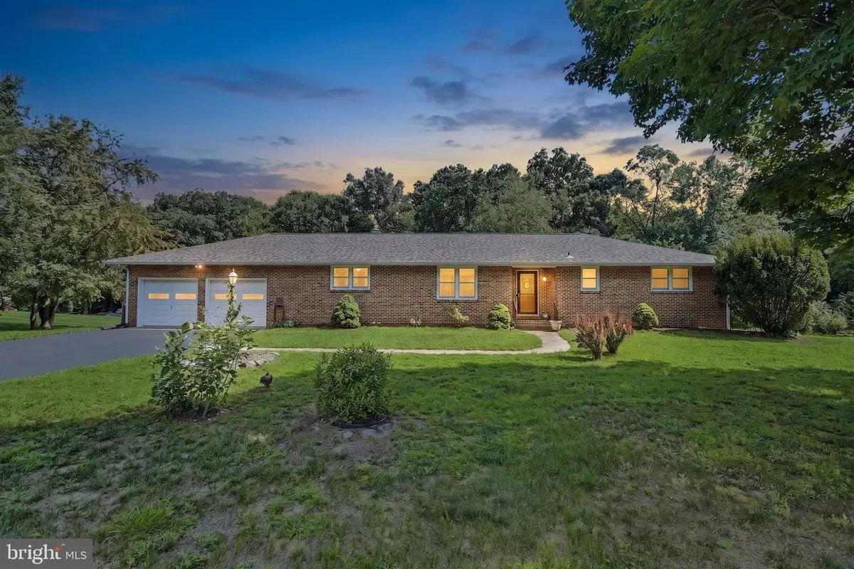 2048 Bustleton Rd, Burlington, NJ 08016 - #1