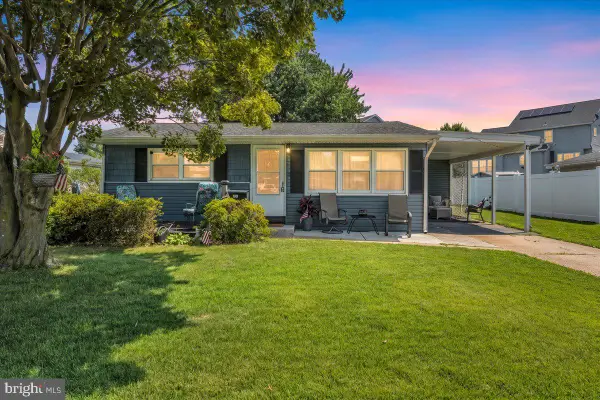 569 N Coles Ave, MAPLE SHADE, NJ 08052