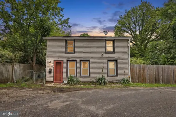 1 Woods Aly, MOUNT HOLLY, NJ 08060