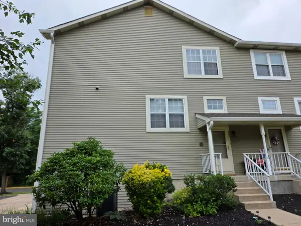 202 Ashby Ct, MOUNT LAUREL, NJ 08054